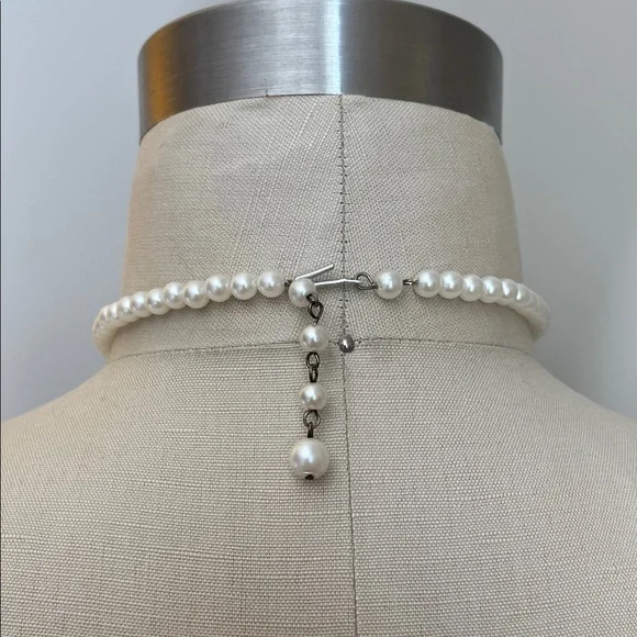 VINTAGE Hong Kong Faux Pearl Knotted Tie Bolo Necklace - Picture 6 of 10